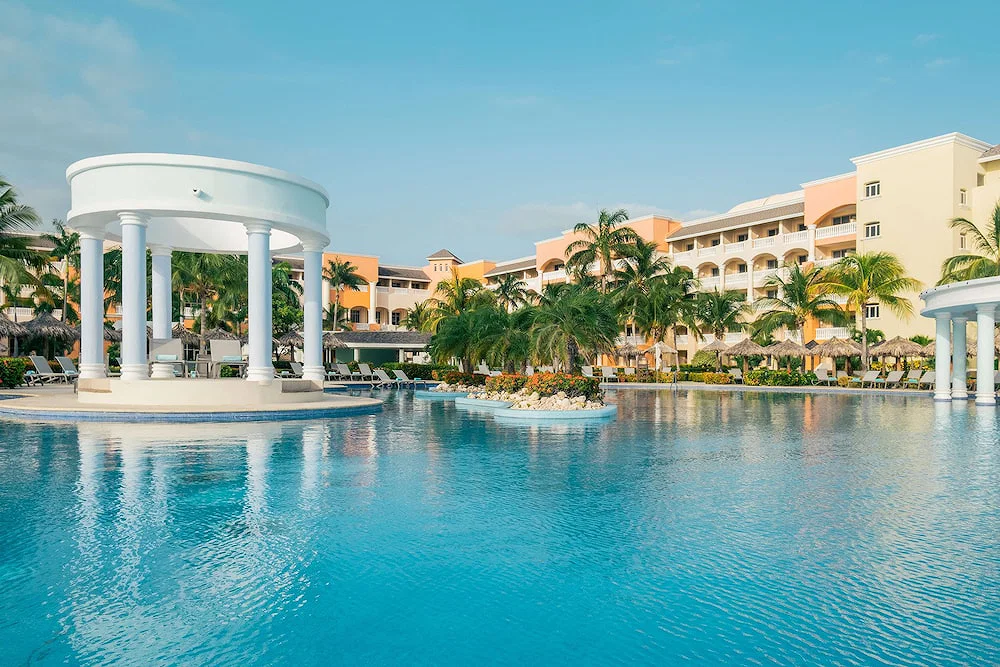 IBEROSTAR SELECTION ROSE HALL SUITES